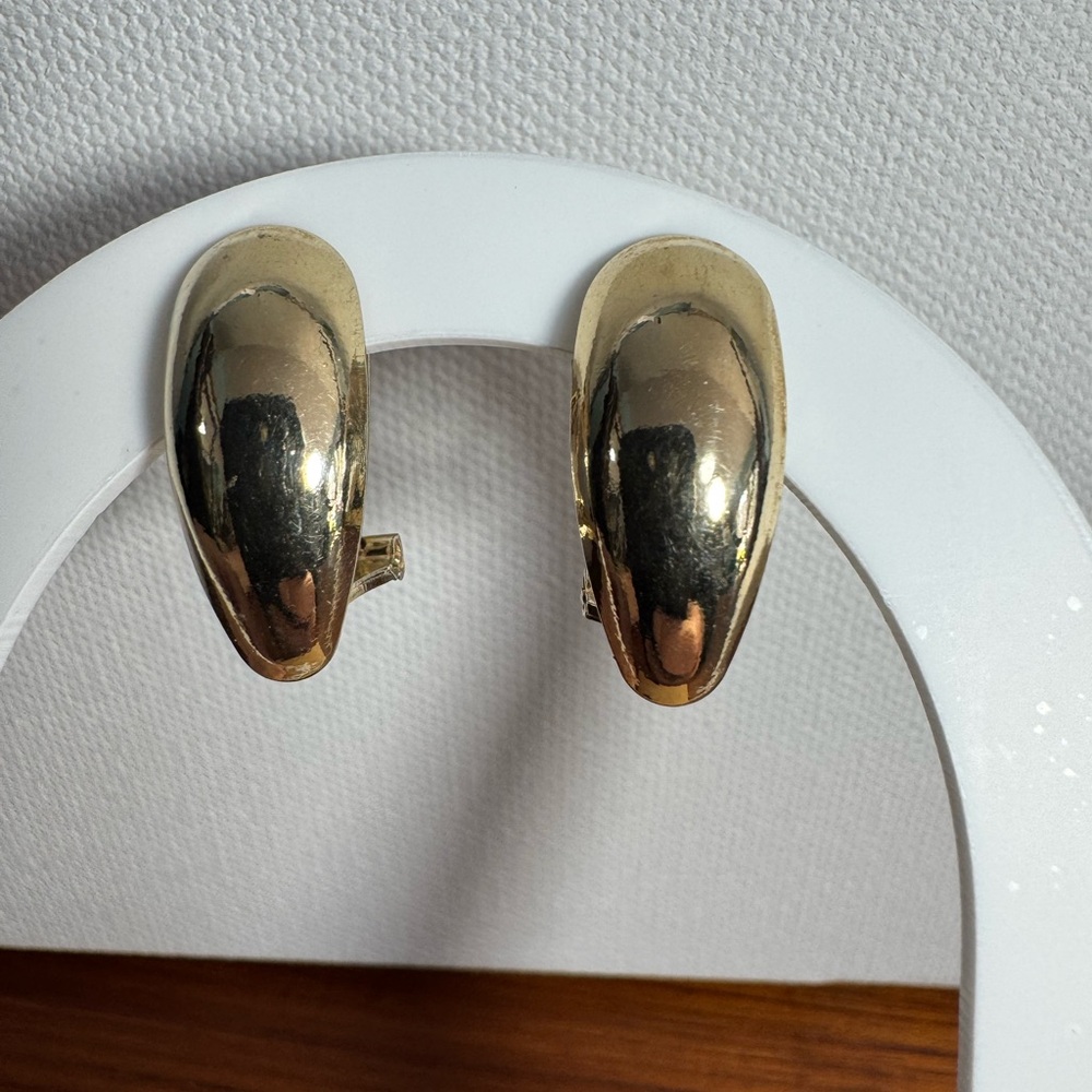 Vintage Gold tone Hoop Earrings
